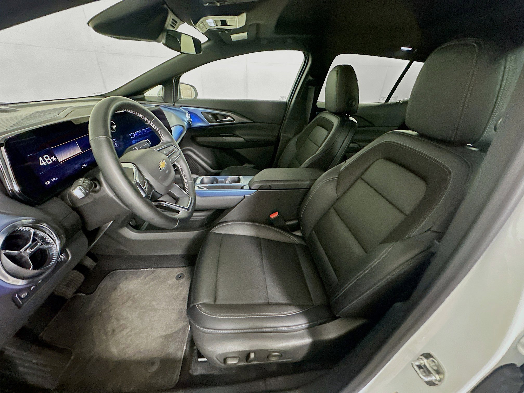 Used 2024 Chevrolet Equinox EV LT FWD image 13