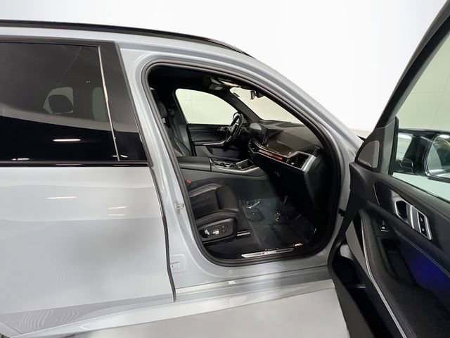 Used 2024 BMW X5 M60i w/ Parking Assistance Package AWD/4WD image 30
