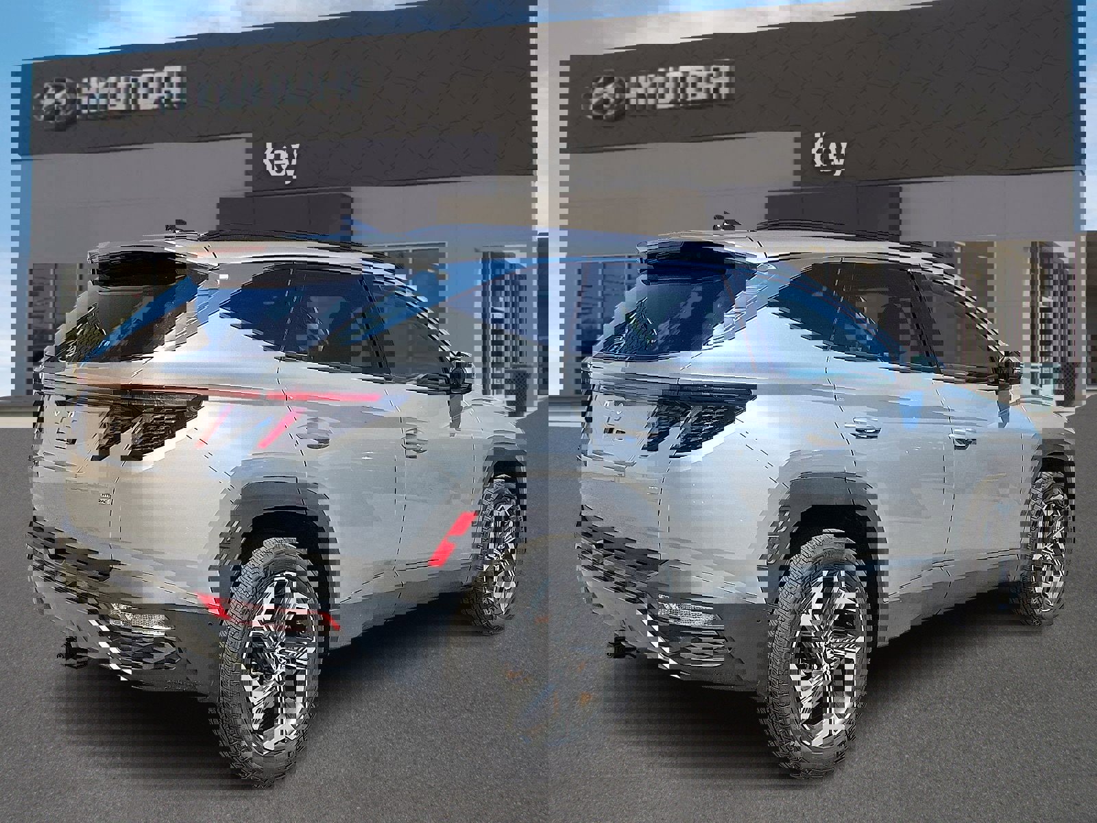 Used 2022 Hyundai Tucson Limited w/ Winter Package image 4