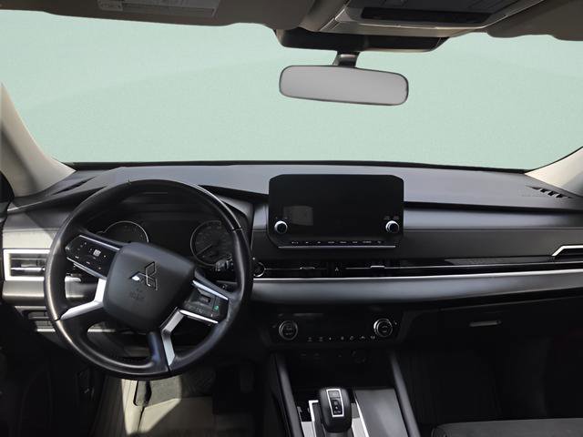 Used 2022 Mitsubishi Outlander SE AWD/4WD image 10