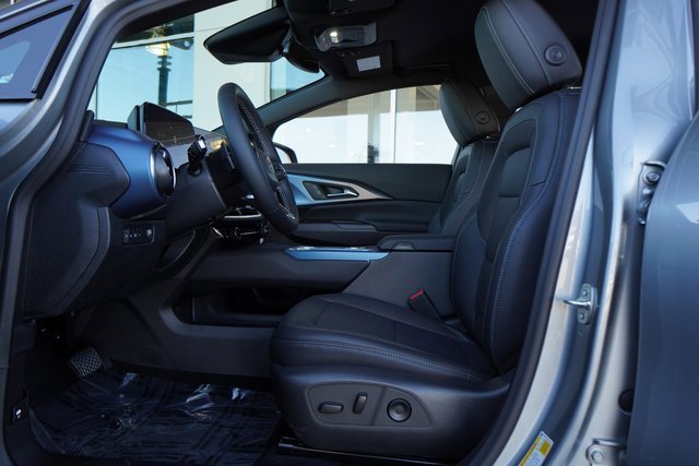 New 2025 Chevrolet Equinox EV LT image 21
