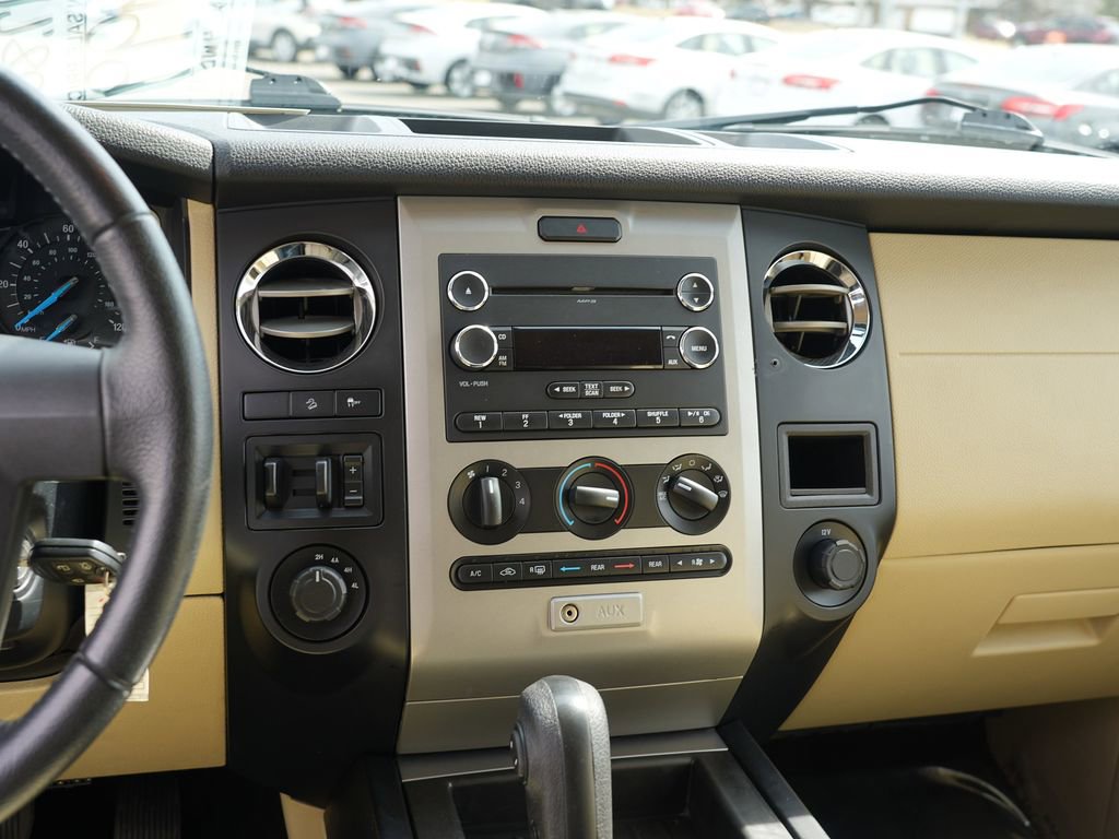 Used 2015 Ford Expedition XL image 22
