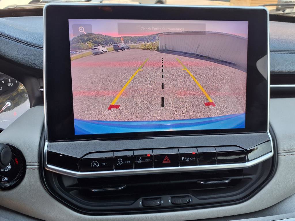 Used 2024 Jeep Compass Limited image 21