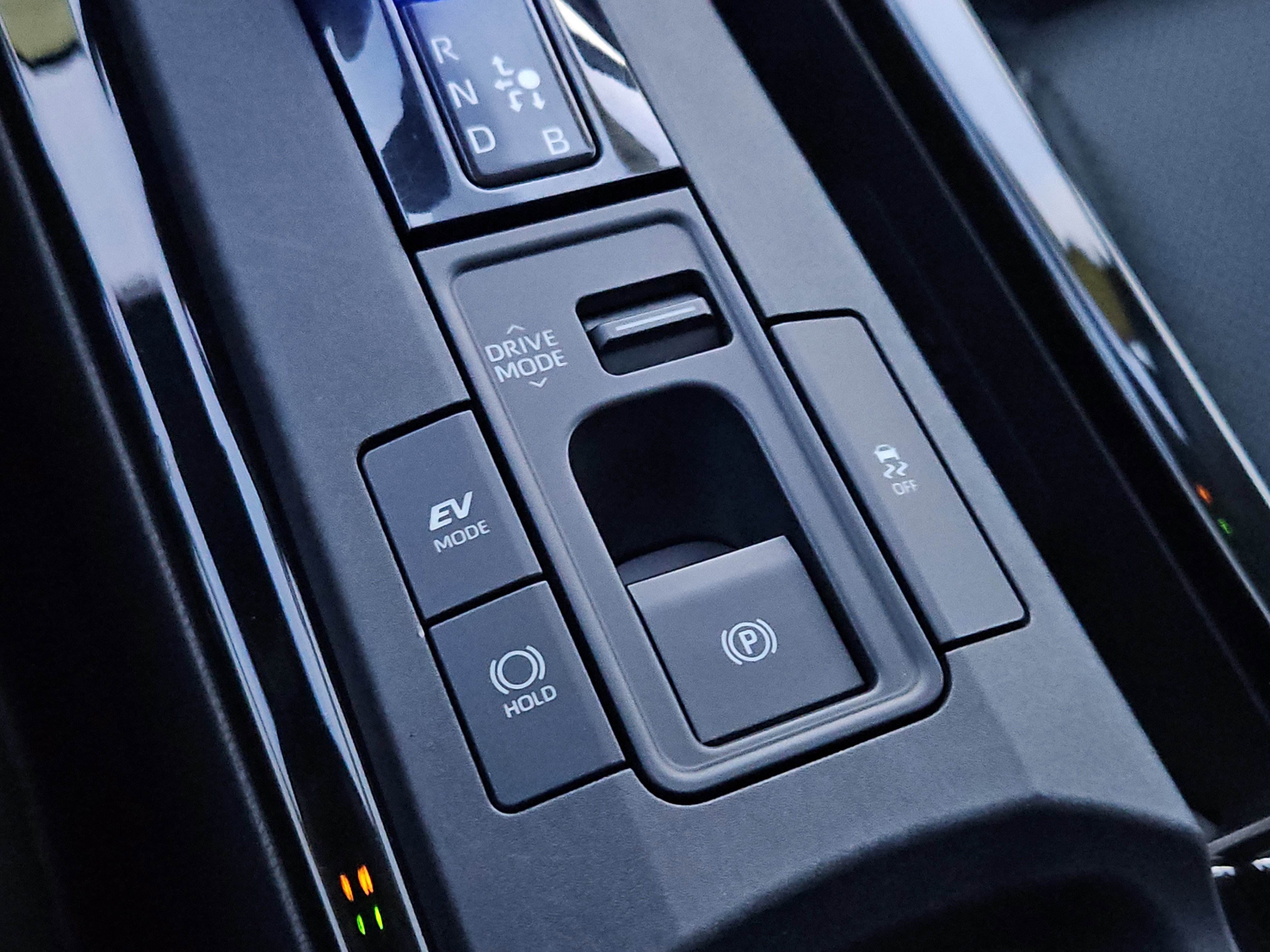 Used 2024 Toyota Prius XLE image 18