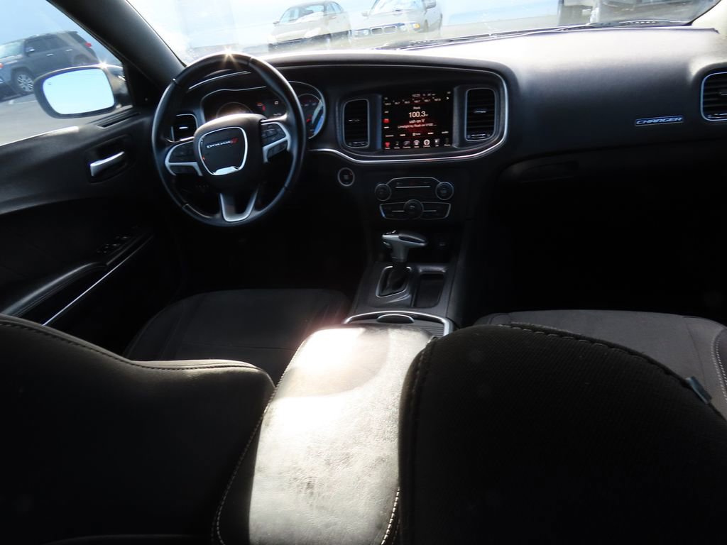 Used 2016 Dodge Charger SXT image 16