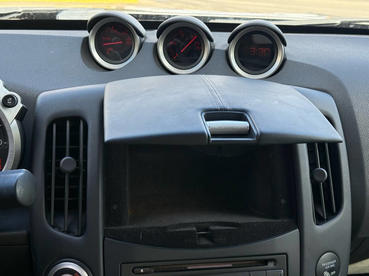 Used 2010 Nissan 370Z Touring w/ Sport Pkg RWD image 13