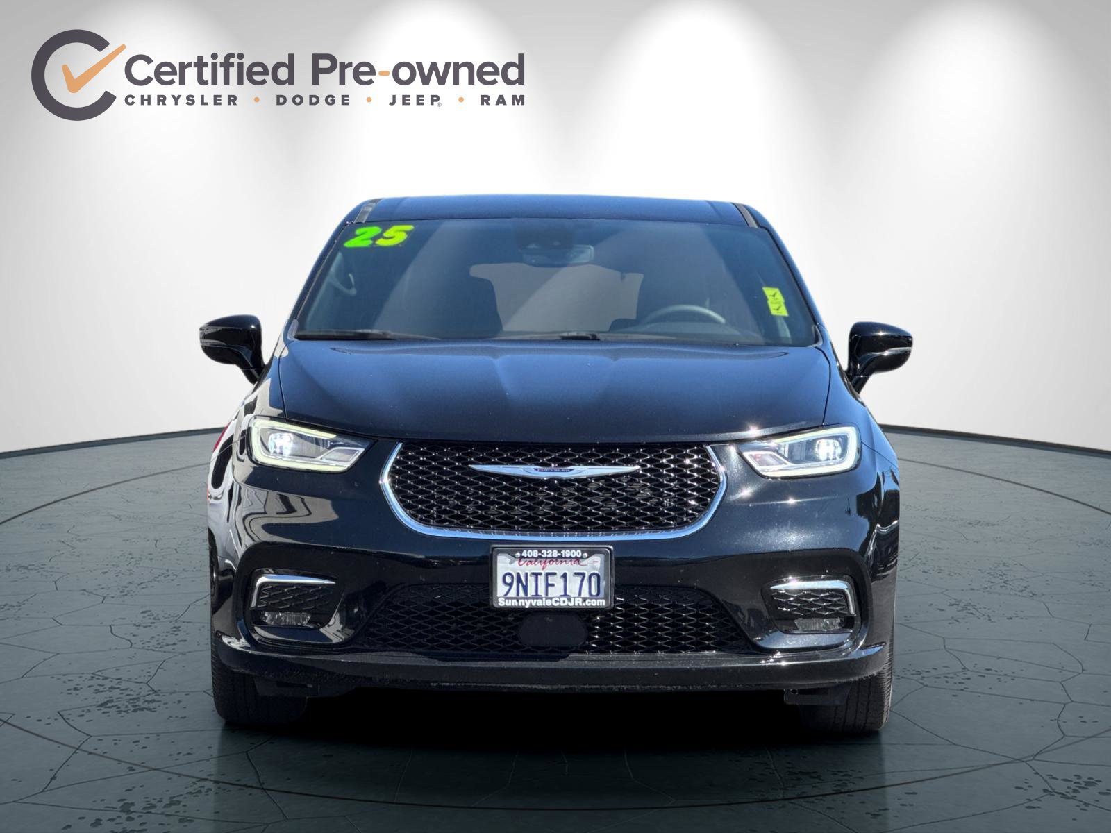 Certified 2025 Chrysler Pacifica Select FWD image 9