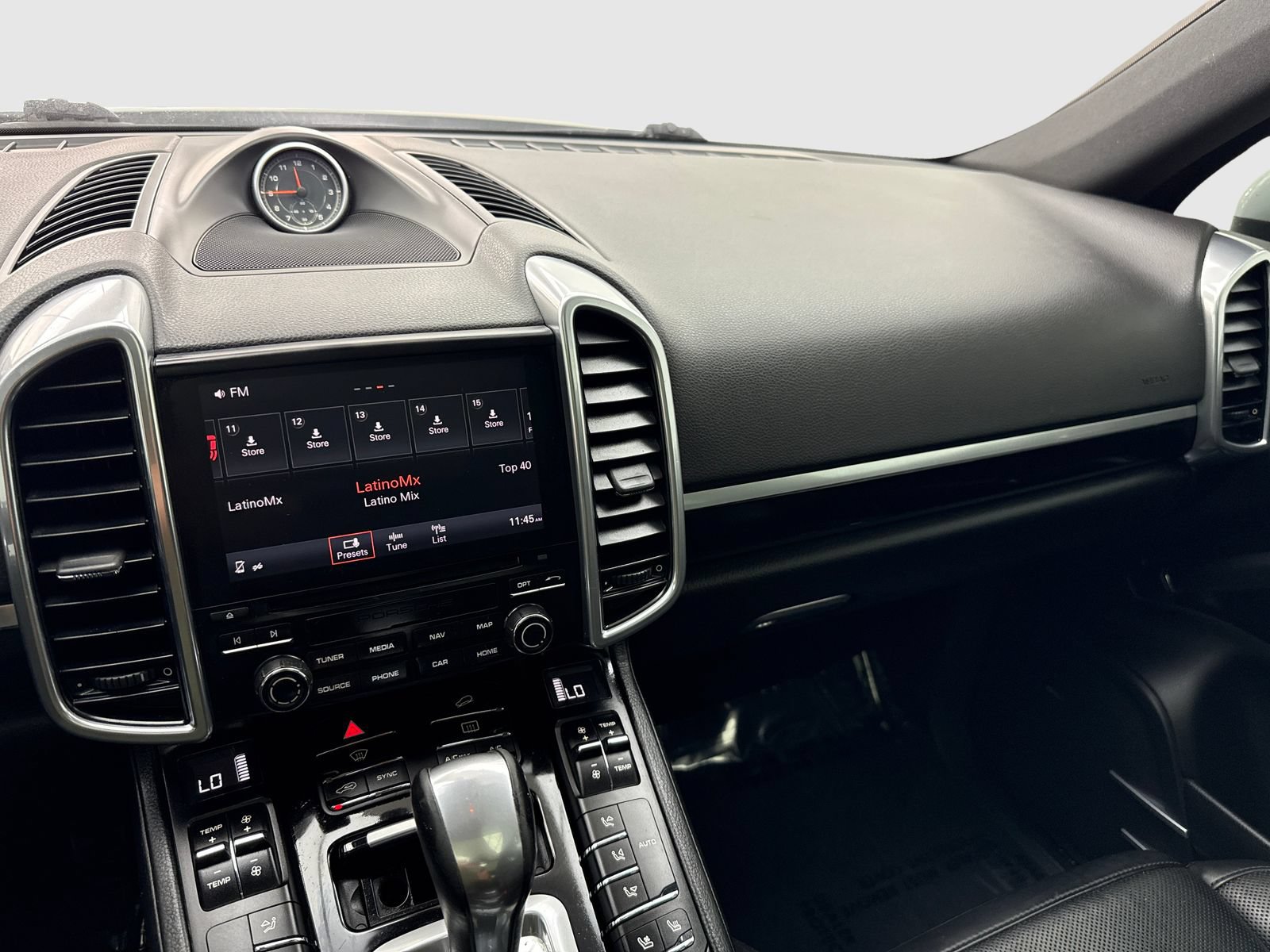 Used 2018 Porsche Cayenne Platinum Edition AWD/4WD image 24