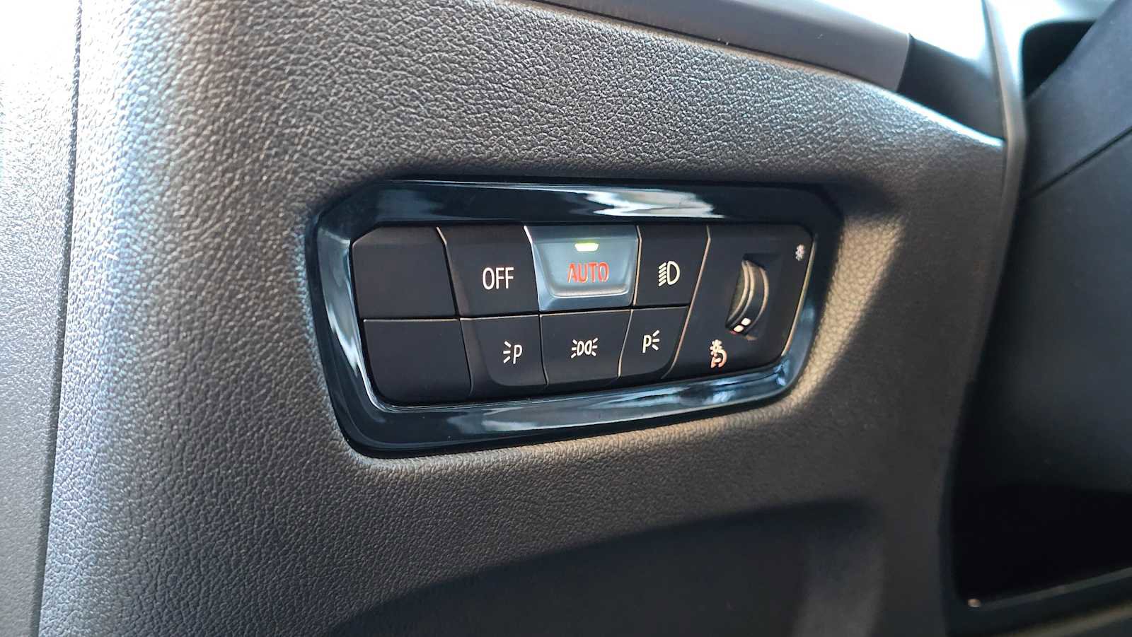 Used 2025 BMW 330i xDrive Sedan w/ M Sport Package image 25