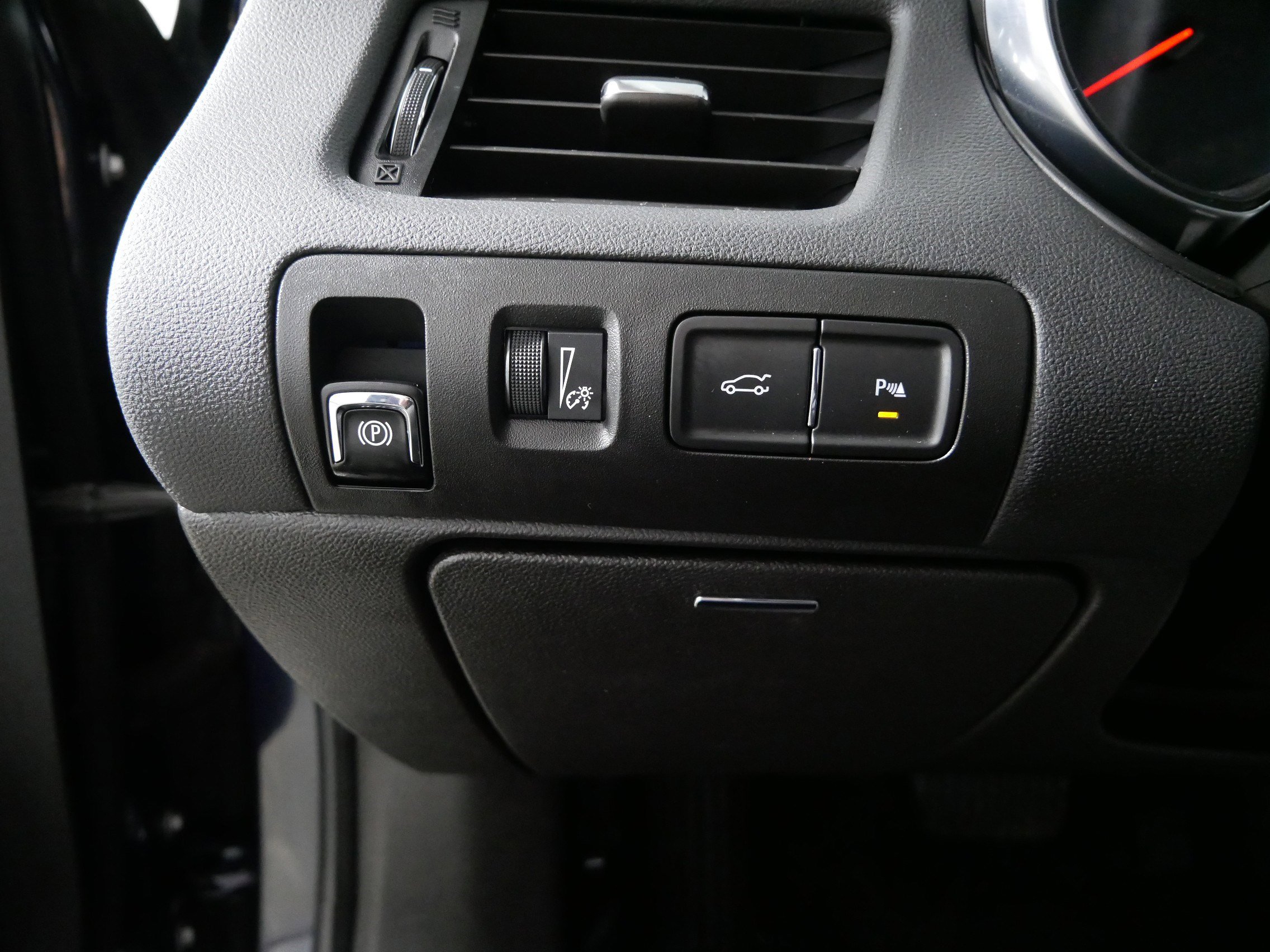 Used 2015 Chevrolet Impala LT w/ Convenience Package FWD image 26
