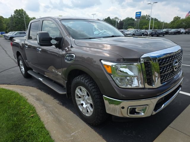Used 2017 Nissan Titan SV AWD/4WD image 7
