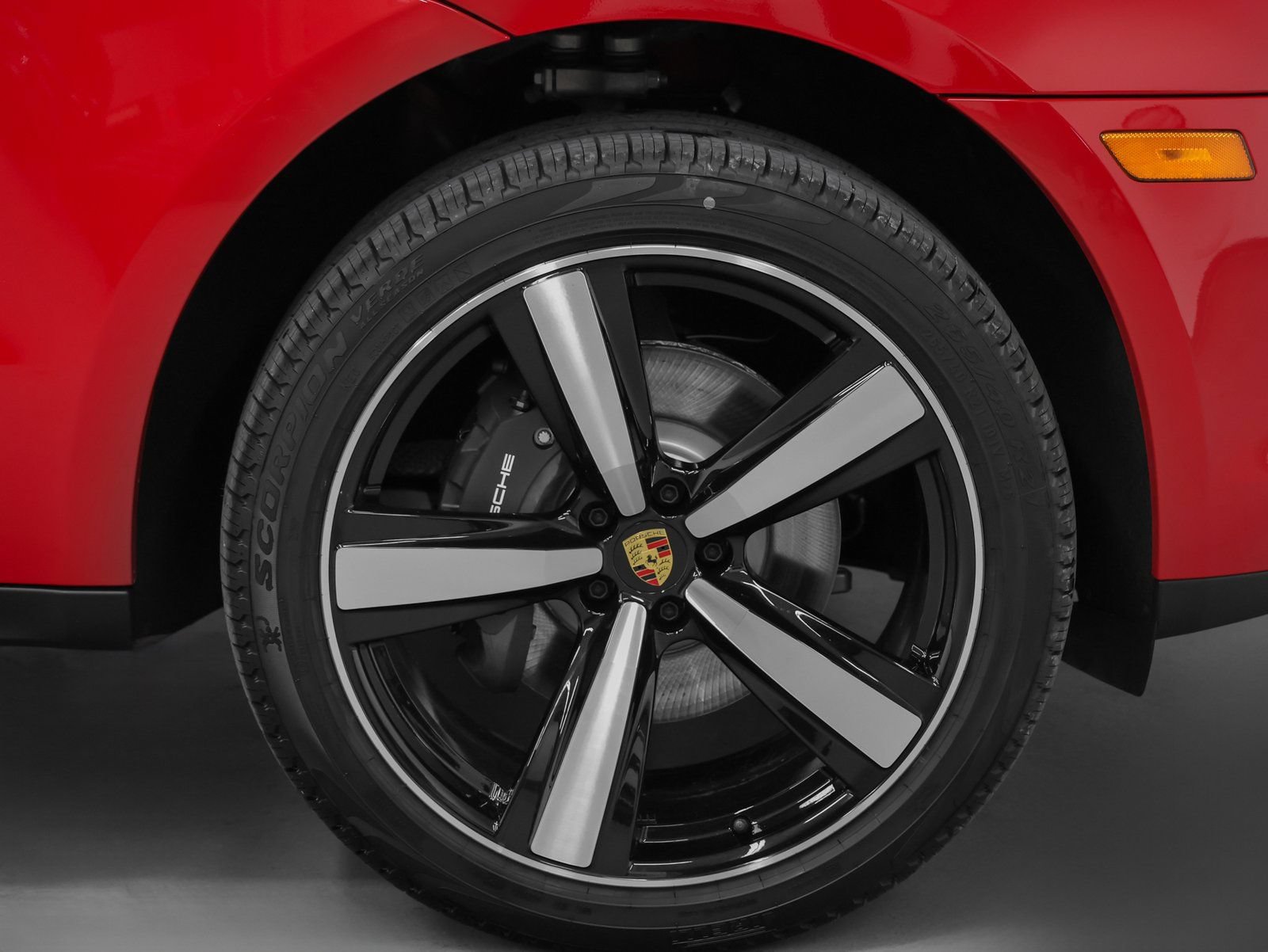 Certified 2026 Porsche Macan AWD/4WD image 16