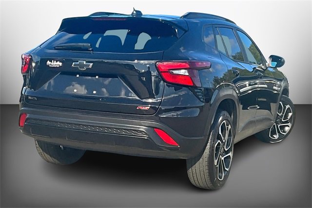 Used 2024 Chevrolet Trax RS w/ Sunroof Package image 2