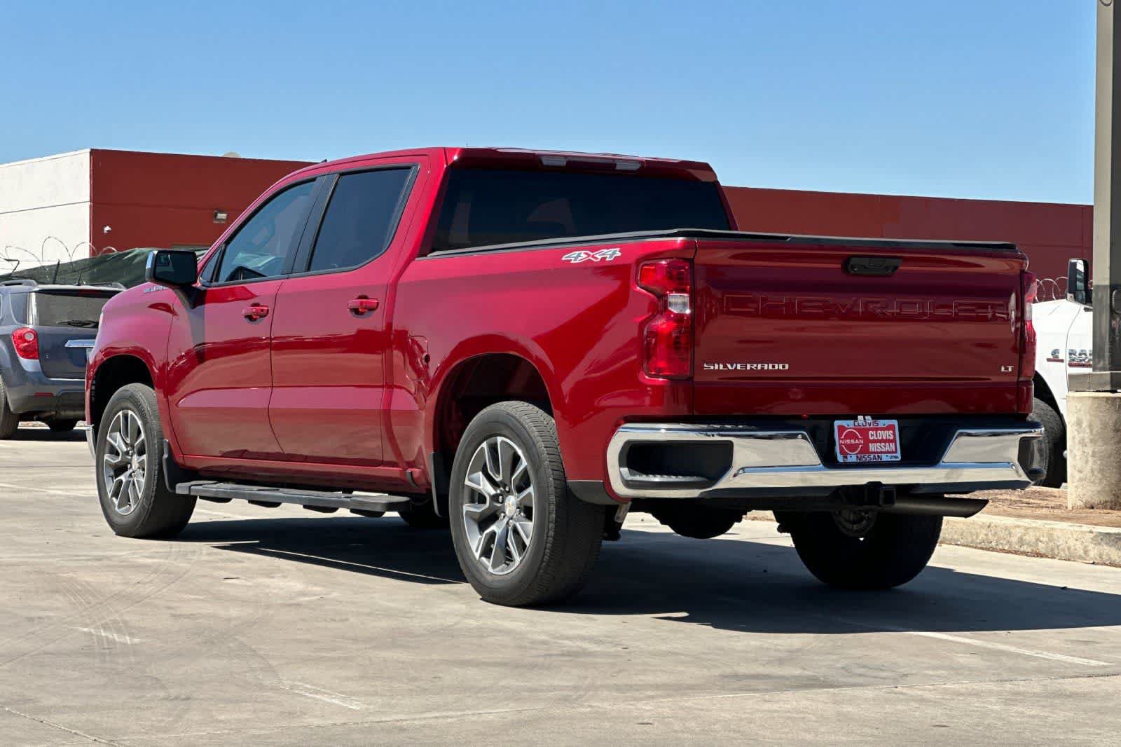 Used 2023 Chevrolet Silverado 1500 LT AWD/4WD image 7