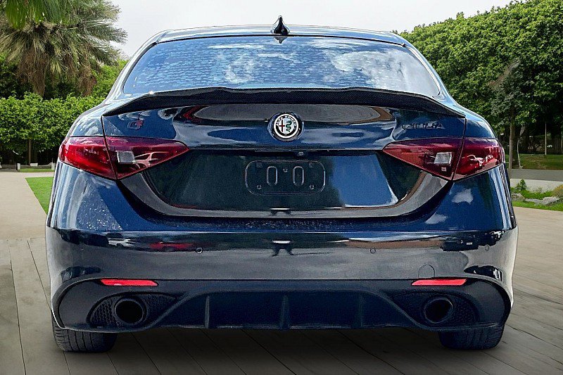 Used 2019 Alfa Romeo Giulia Ti RWD image 3