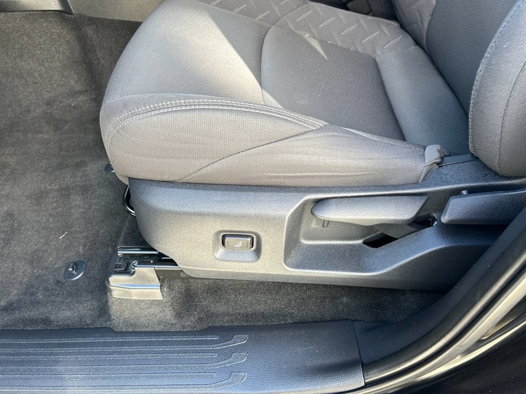 Certified 2025 Toyota Tacoma SR5 AWD/4WD image 30