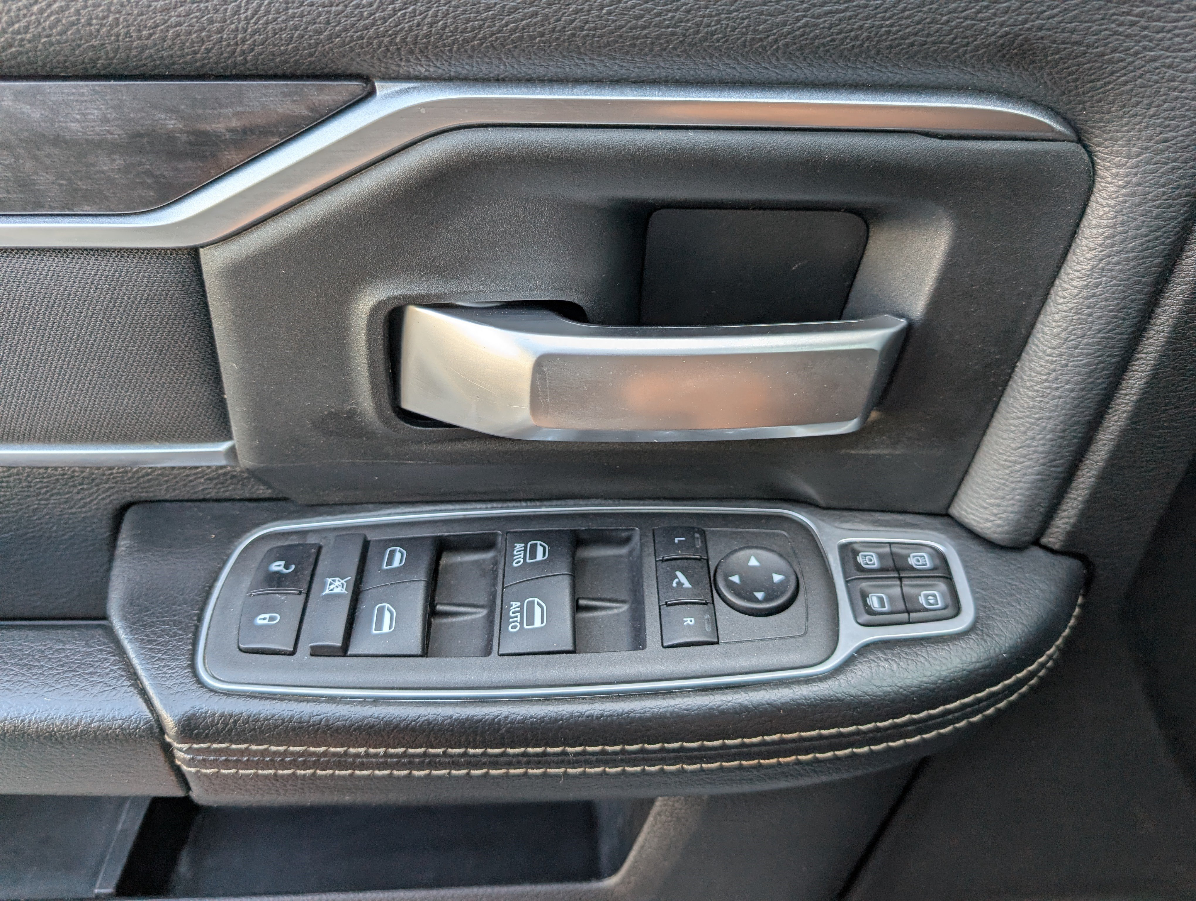 Used 2024 RAM 2500 Big Horn AWD/4WD image 15