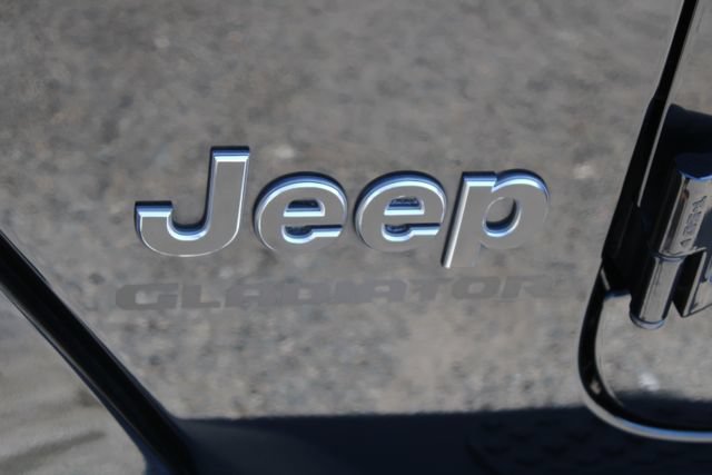 Used 2020 Jeep Gladiator Overland w/ Popular Equipment Package AWD/4WD image 8