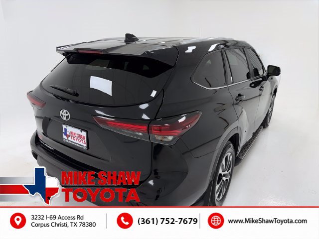 Used 2024 Toyota Highlander XLE FWD image 40
