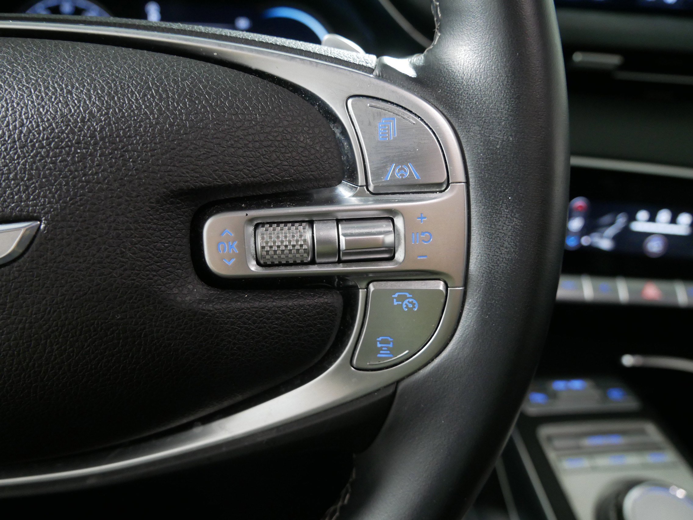 Certified 2022 Genesis GV70 2.5T w/ Select Package image 28