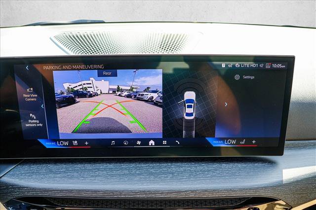 Certified 2025 BMW 330i xDrive Sedan w/ Convenience Package image 17