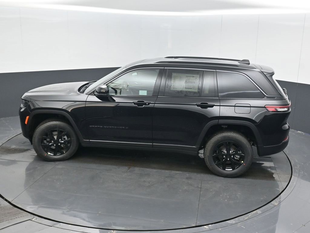 New 2026 Jeep Grand Cherokee Laredo image 41