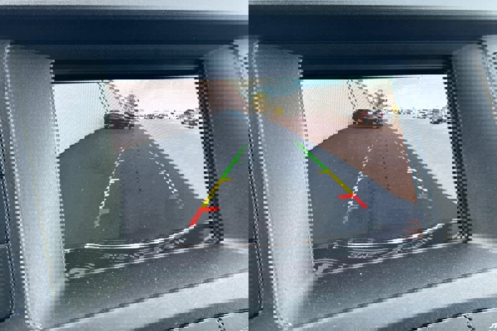 Used 2019 Ford Edge SE image 21