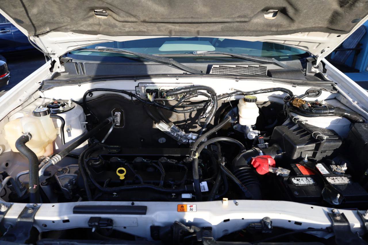 Used 2011 Ford Escape XLS w/ 101A Rapid Spec Order Code FWD image 15