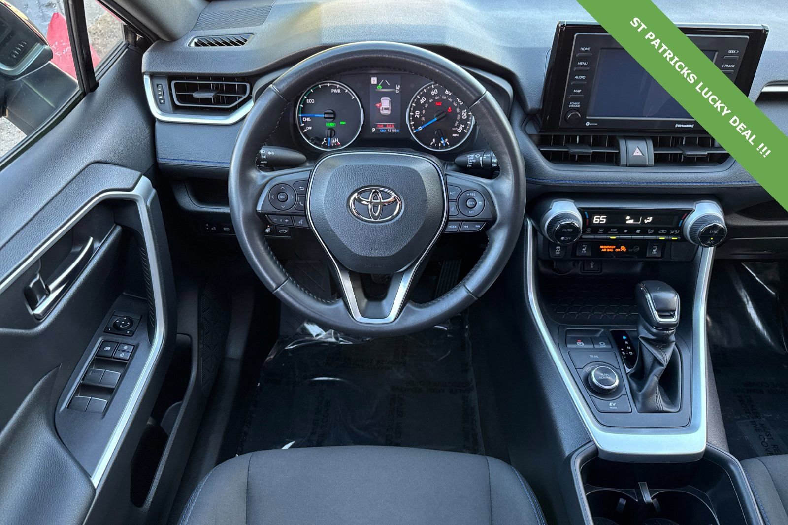 Used 2022 Toyota RAV4 SE w/ Convenience Package image 14