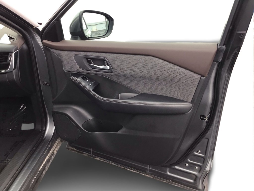 Used 2023 Nissan Rogue SV image 20