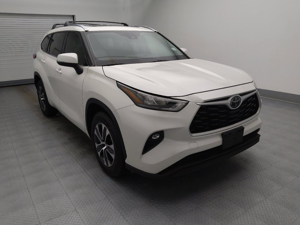 Used 2020 Toyota Highlander XLE FWD image 13