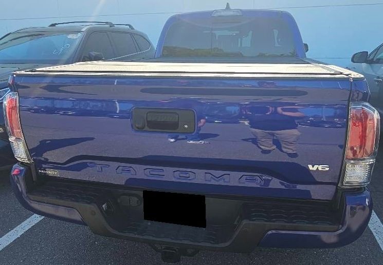 Used 2022 Toyota Tacoma TRD Off-Road w/ Technology Package AWD/4WD image 5