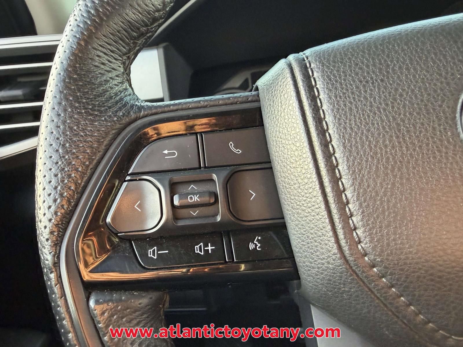 Used 2023 Toyota Tundra SR AWD/4WD image 28