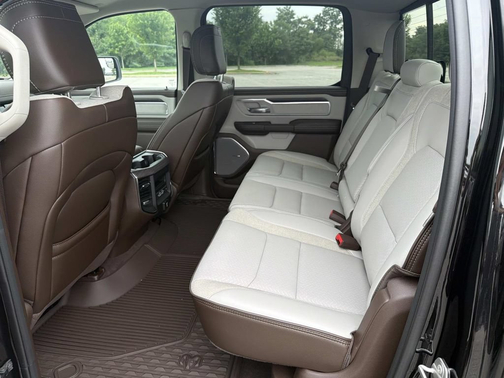 New 2026 RAM 1500 Laramie AWD/4WD image 21
