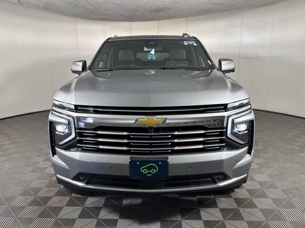 Certified 2025 Chevrolet Suburban Premier AWD/4WD image 2