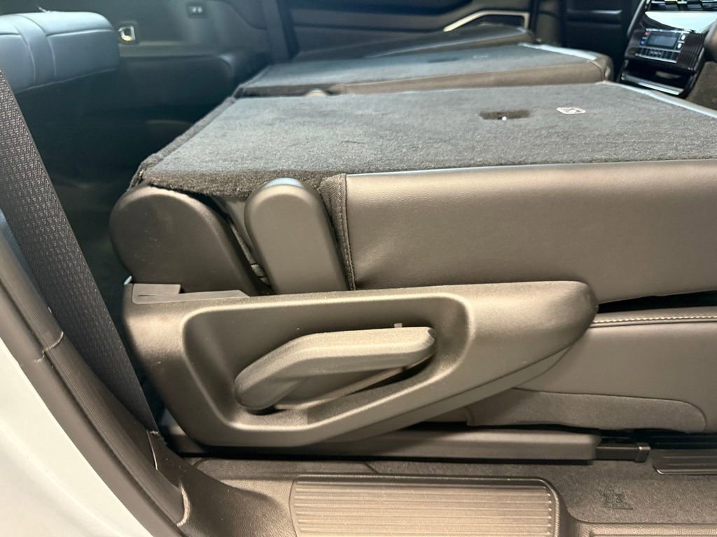 New 2026 Jeep Grand Wagoneer L 4WD w/ Premium Group I image 25