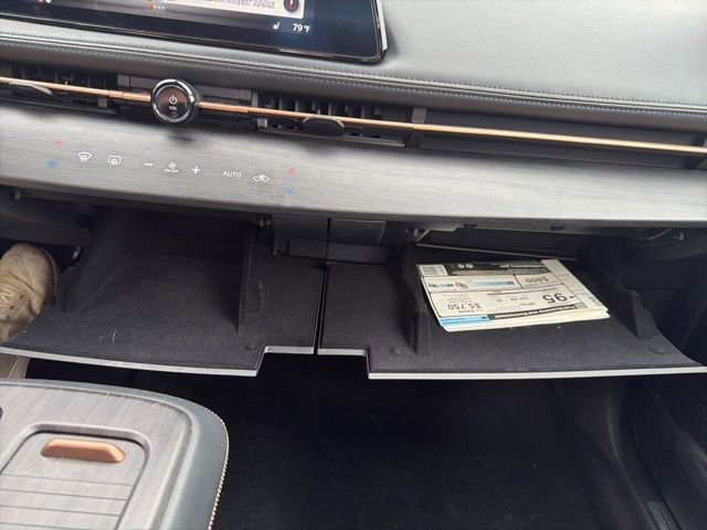 Used 2024 Nissan Ariya AWD image 29