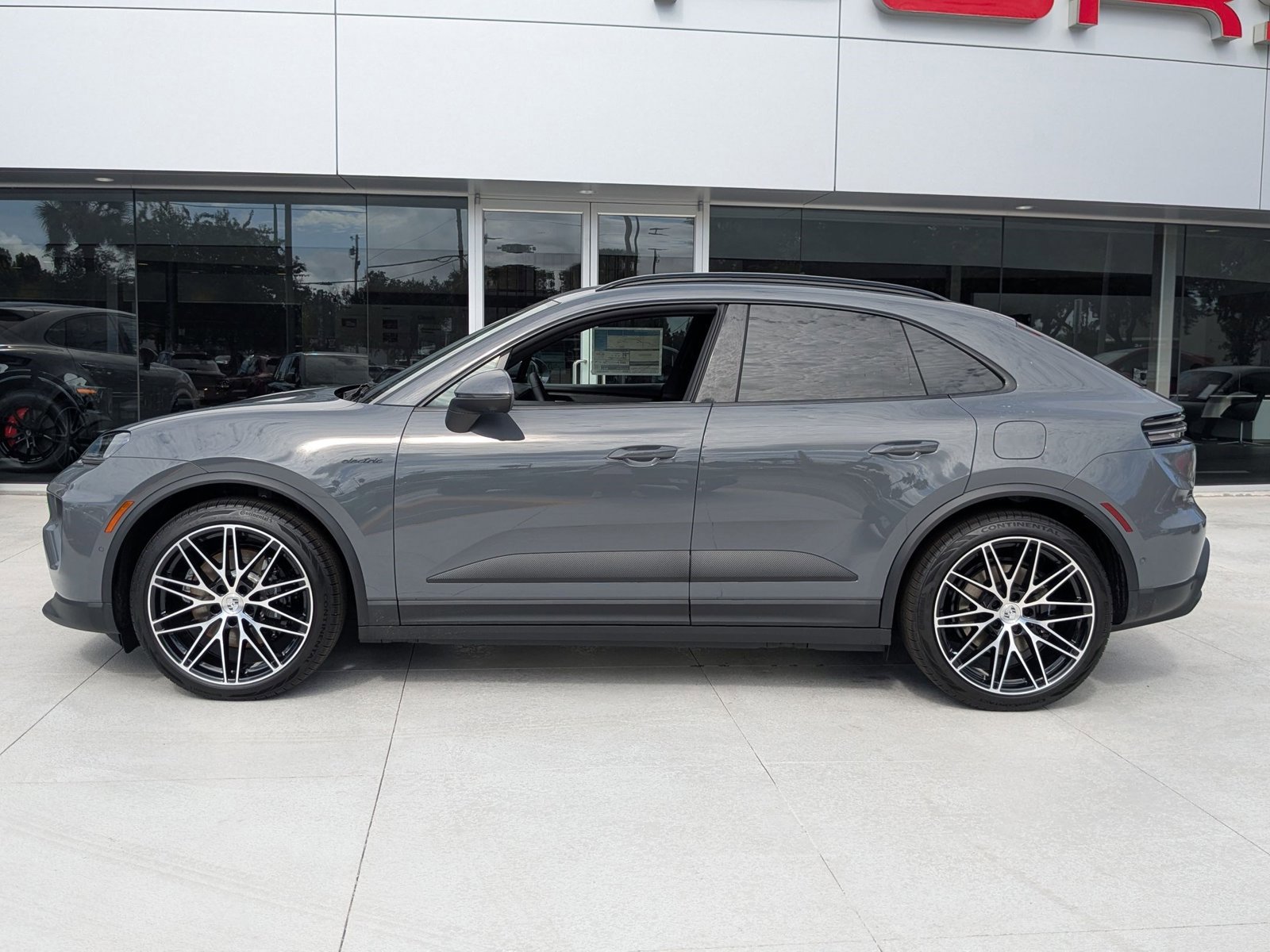 New 2025 Porsche Macan 4S Electric video 2