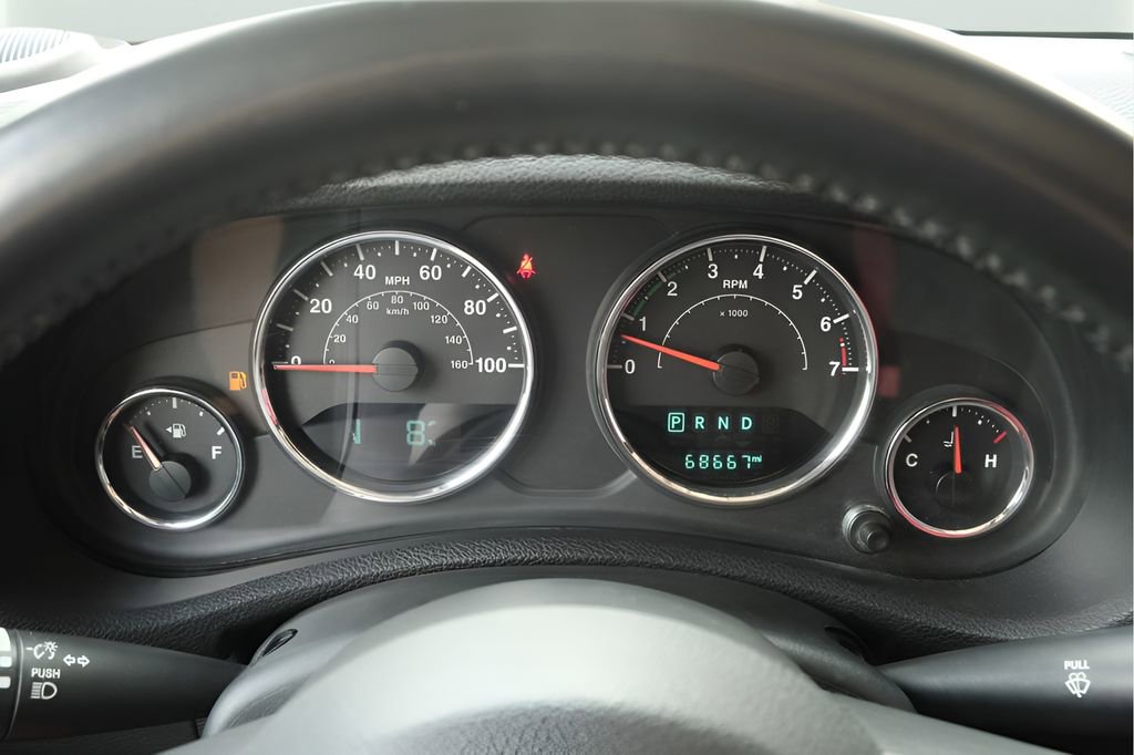 Used 2016 Jeep Wrangler Unlimited Sport w/ Connectivity Group AWD/4WD image 13