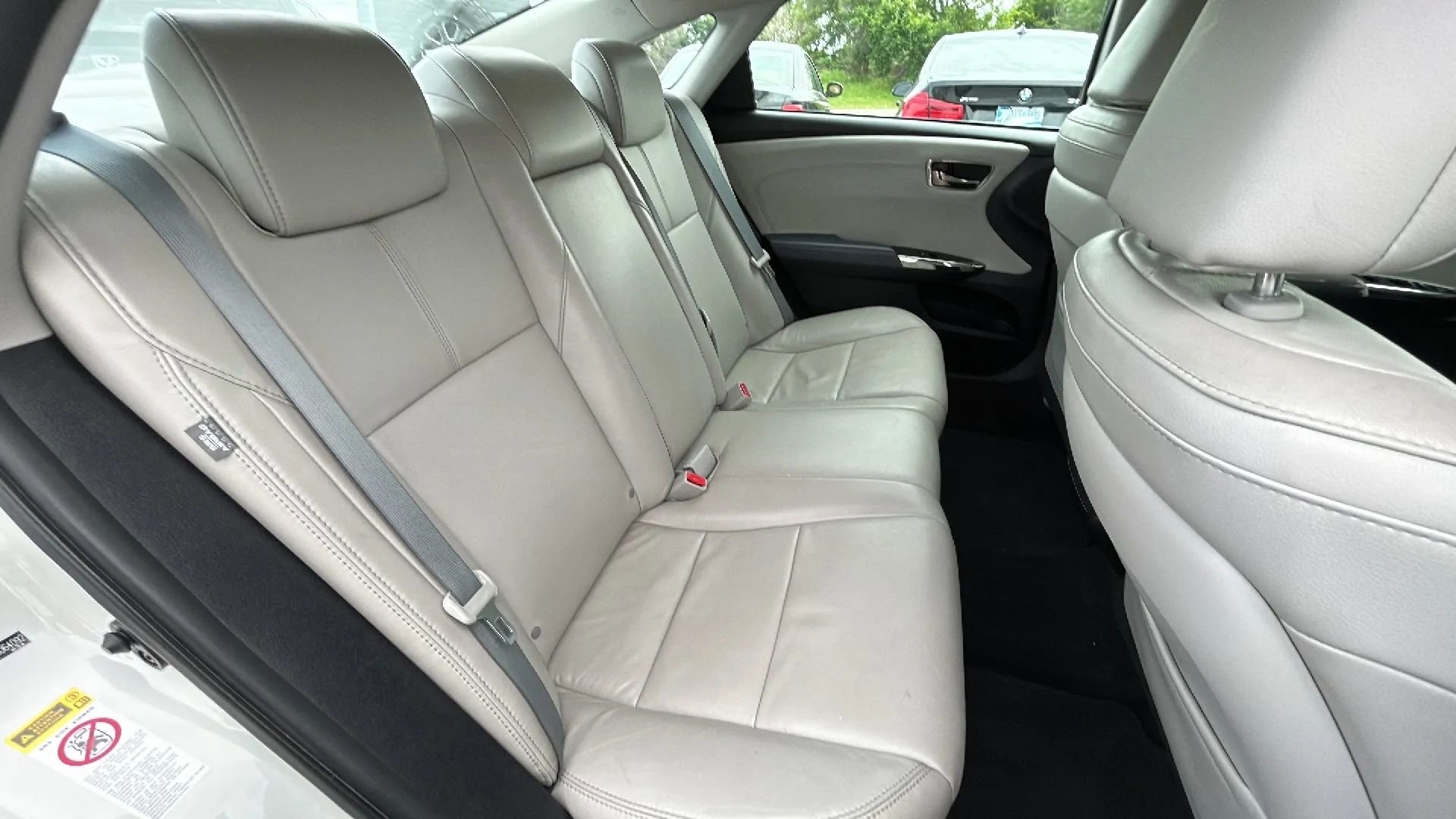 Used 2013 Toyota Avalon XLE Touring FWD image 34