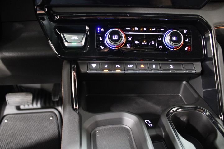 New 2026 GMC Sierra 2500 AT4 w/ Technology Package image 34