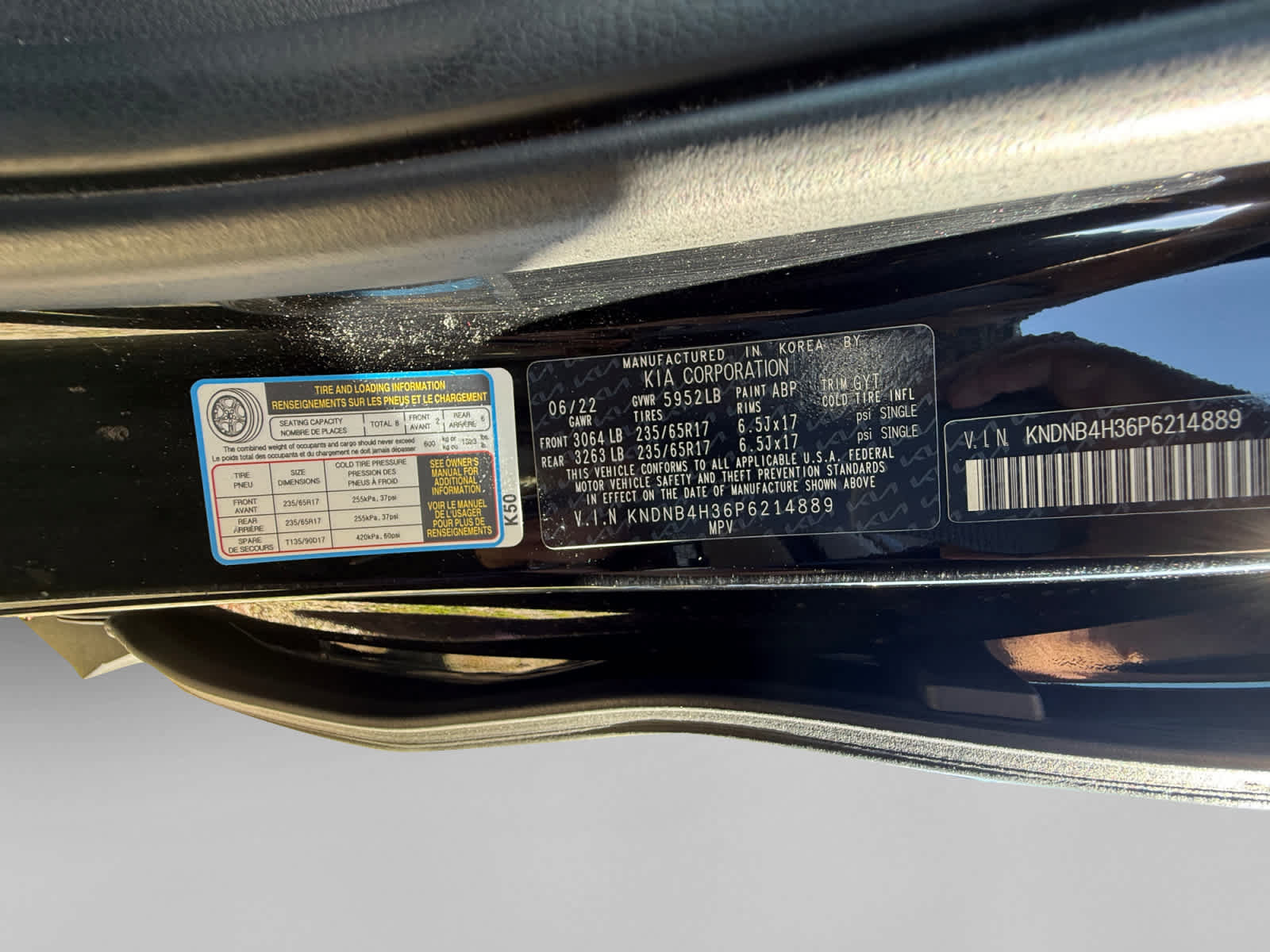 Used 2023 Kia Carnival LX FWD image 24