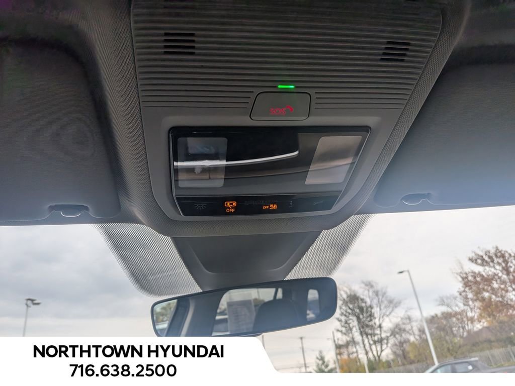 Used 2025 Volkswagen Atlas SE image 21