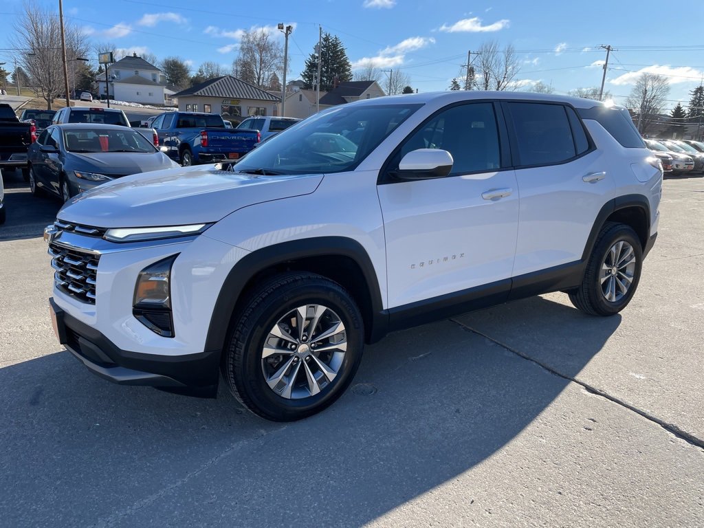 Used 2025 Chevrolet Equinox LT image 1