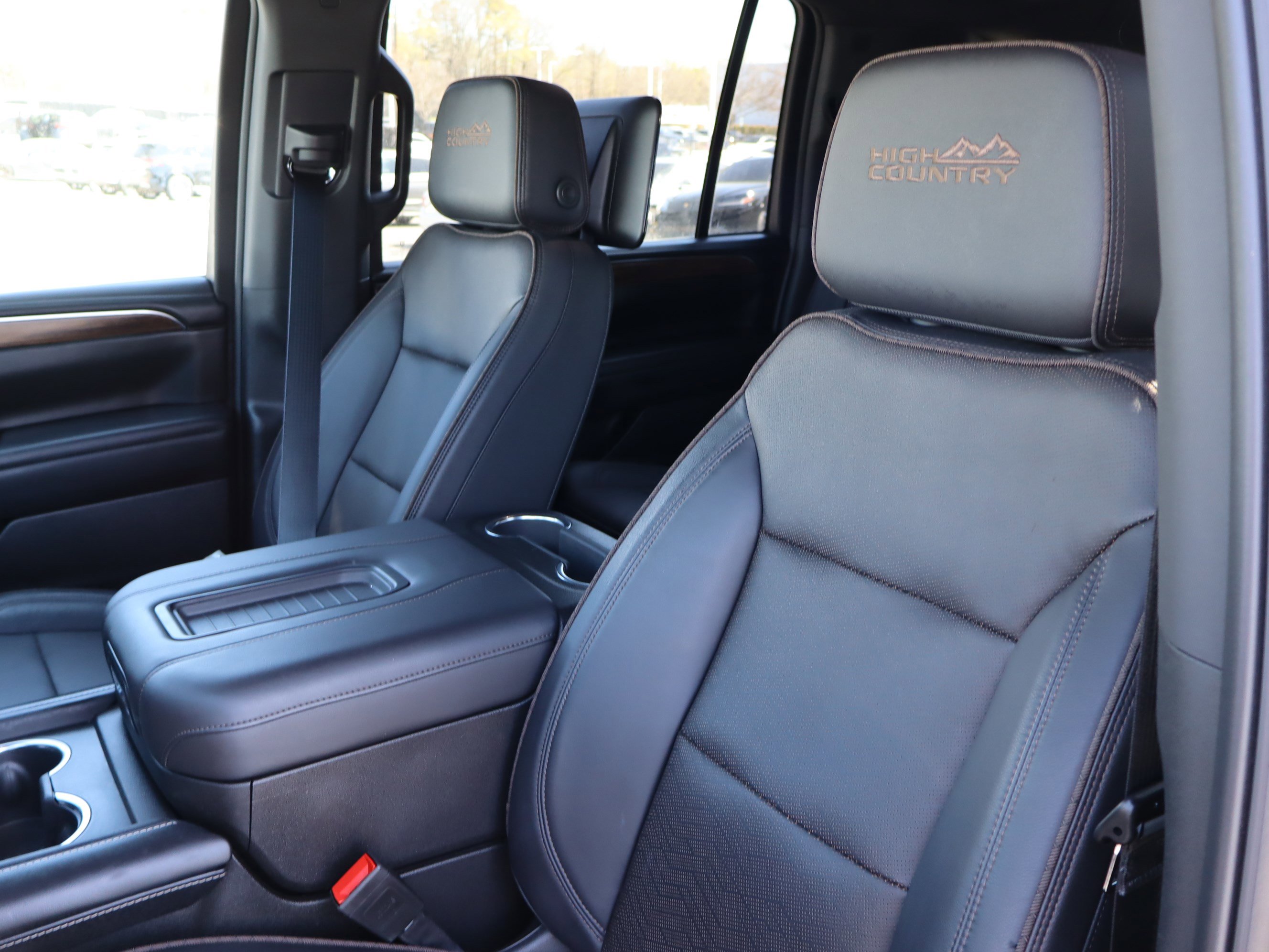 Used 2024 Chevrolet Suburban High Country w/ Advanced Technology Package AWD/4WD image 21