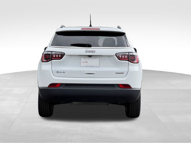 Used 2023 Jeep Compass Latitude AWD/4WD image 4