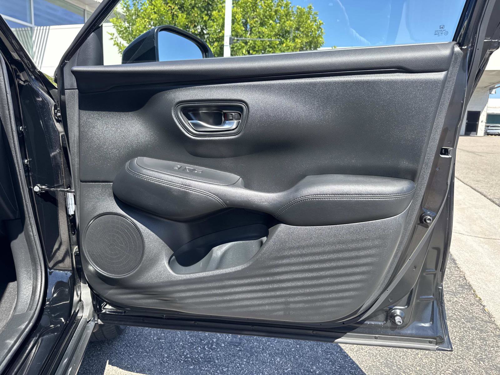 Used 2023 Honda HR-V LX image 28