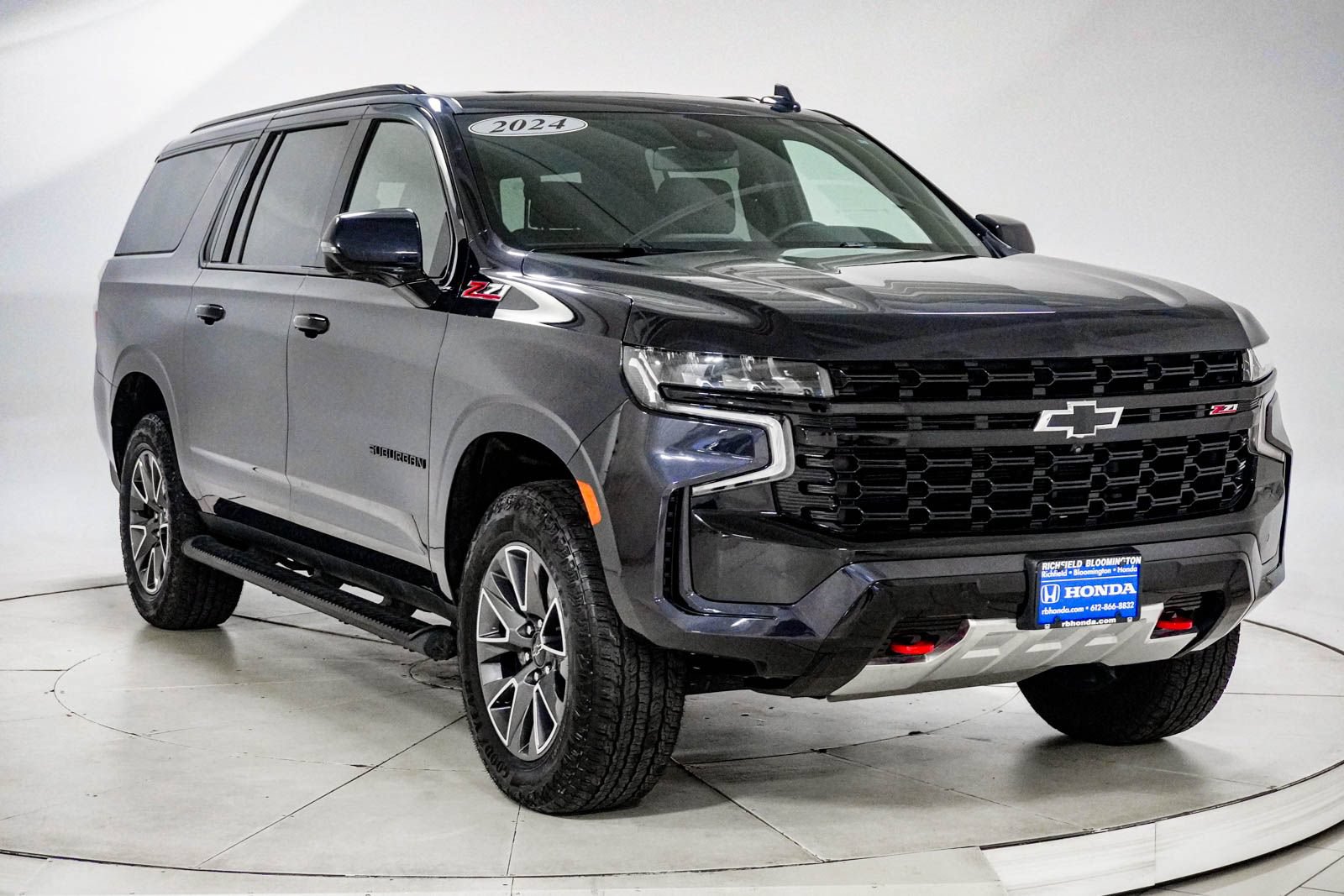 Used 2024 Chevrolet Suburban Z71 w/ Luxury Package AWD/4WD image 14