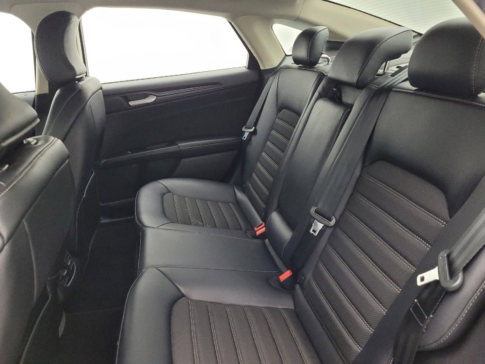 Used 2018 Ford Fusion SE w/ Equipment Group 201A FWD image 18