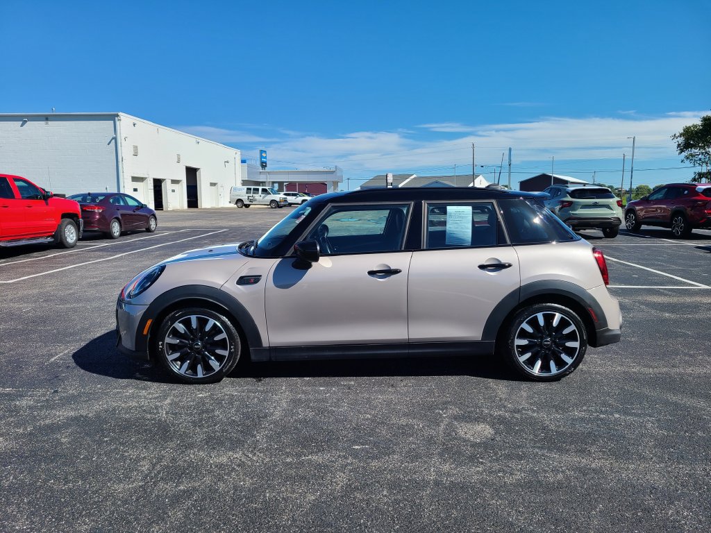 Used 2024 MINI Cooper S w/ Signature Upholstery Package FWD image 5